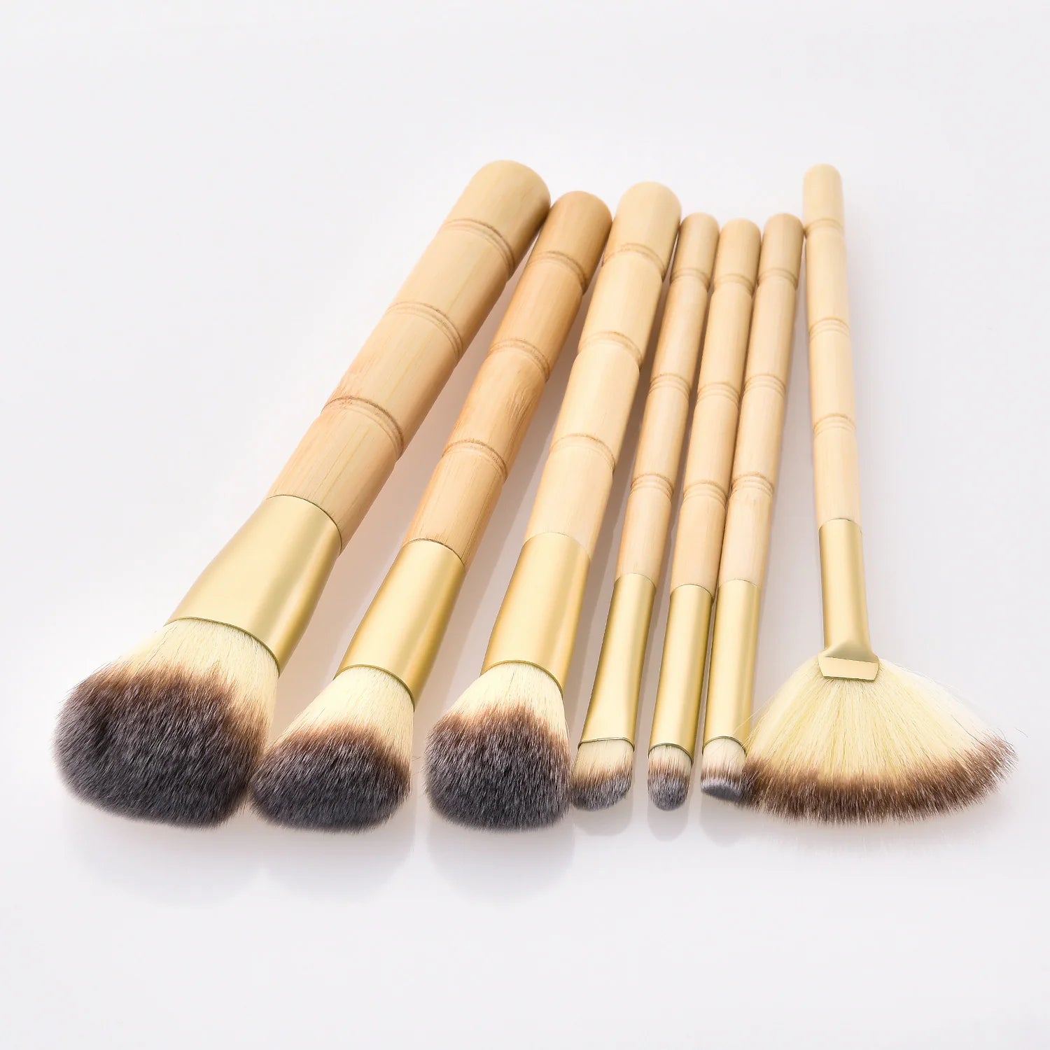 7-Piece Professional Makeup Brush Set – Soft Synthetic Bristles for Flawless Application